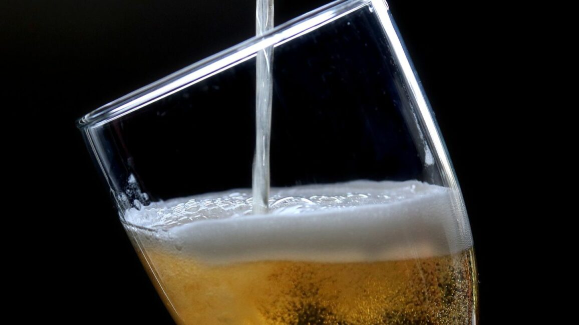 Made In Europe Statistisches Bundesamt: "Bitterer als jeder Hopfen" – Bierabsatz auf Rekordtief