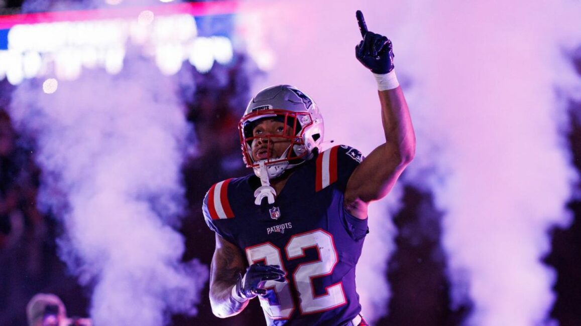 Eric Edith Stehfest TreVeyon Henderson: Patriots-Spieler gibt heimliche Hochzeit bekannt
