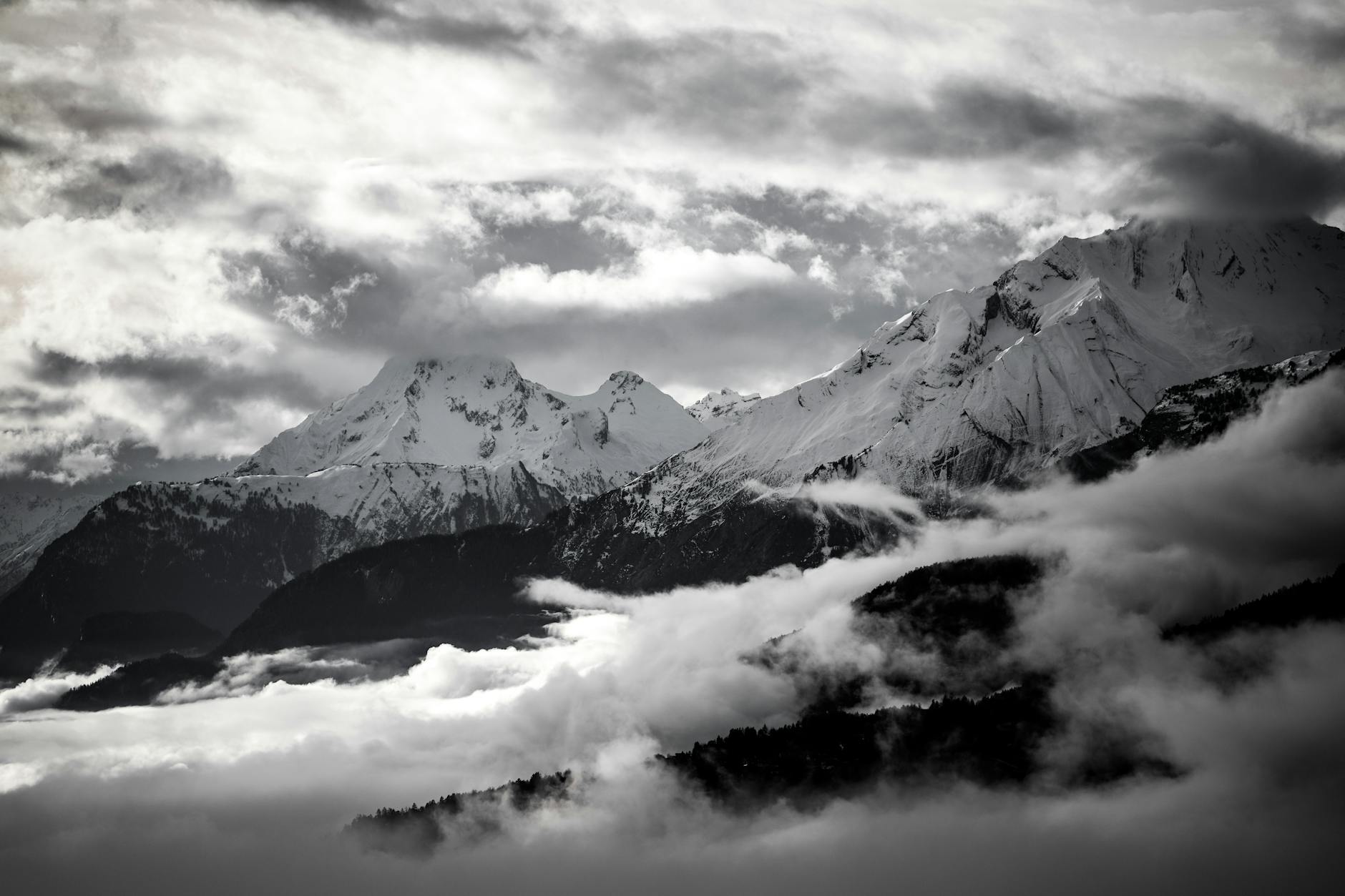 Brand Crans Montana Illustration zu Brand Crans Montana