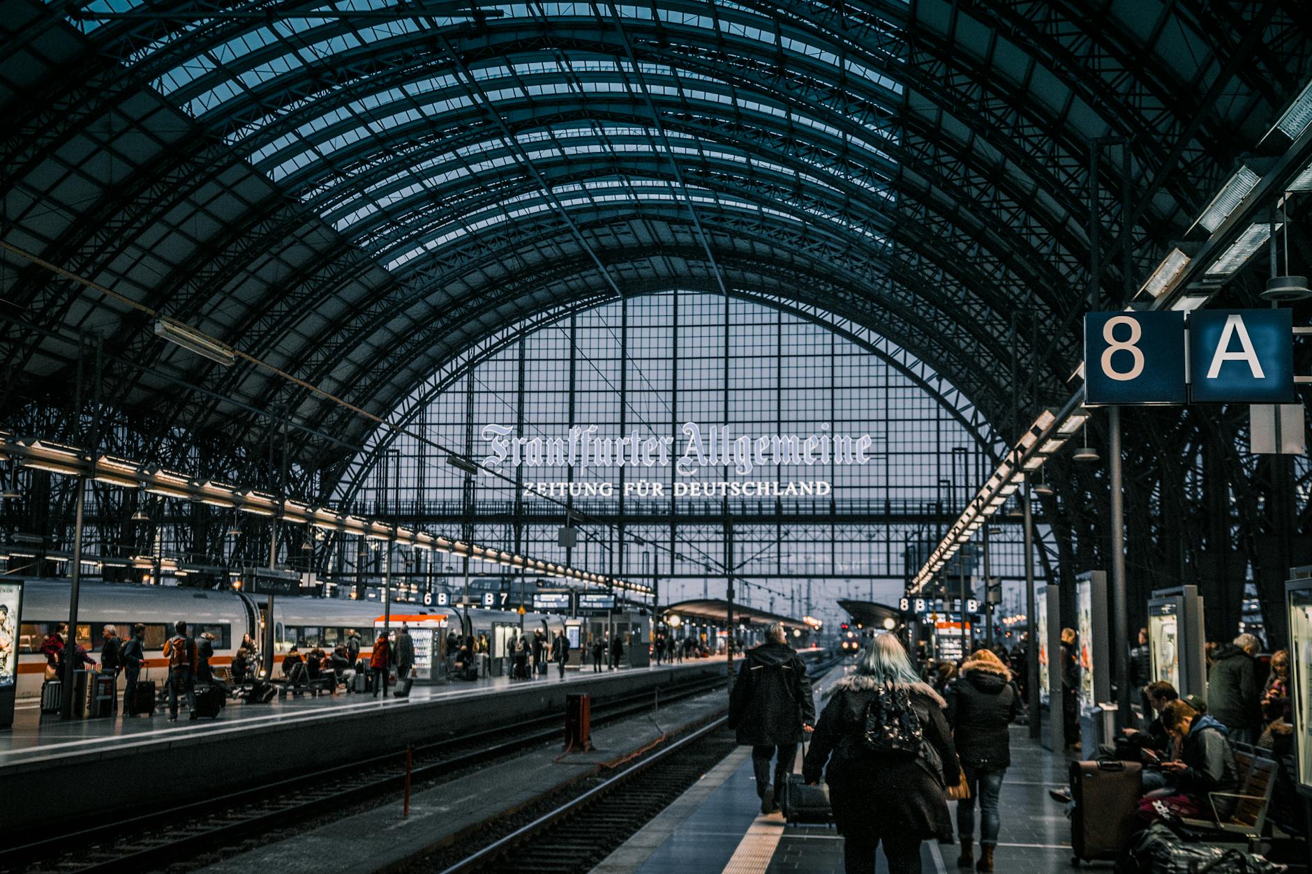 Deutsche Bahn Tarifrunde Symbolbild zum Thema Deutsche Bahn Tarifrunde