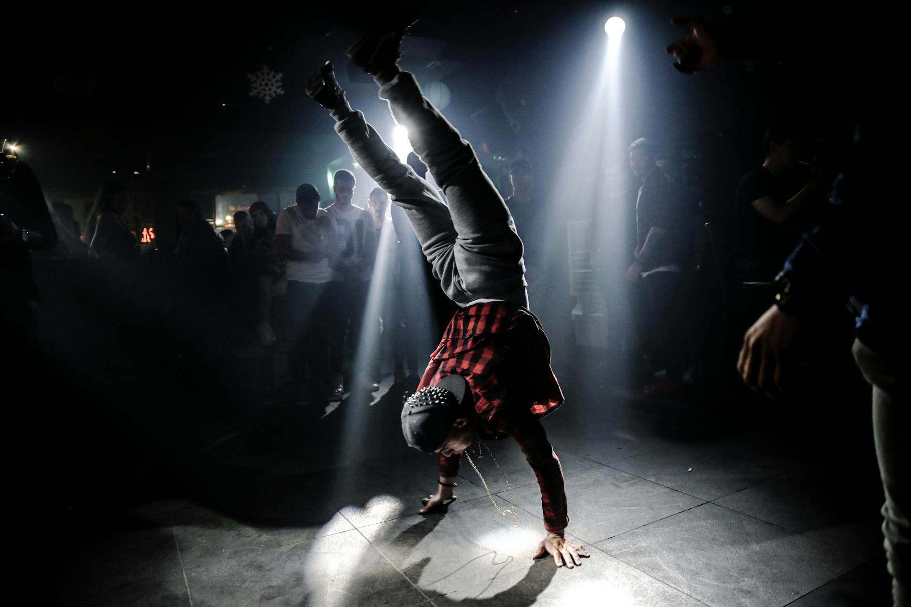 Detailansicht: Haley Lu Richardson Breakdance