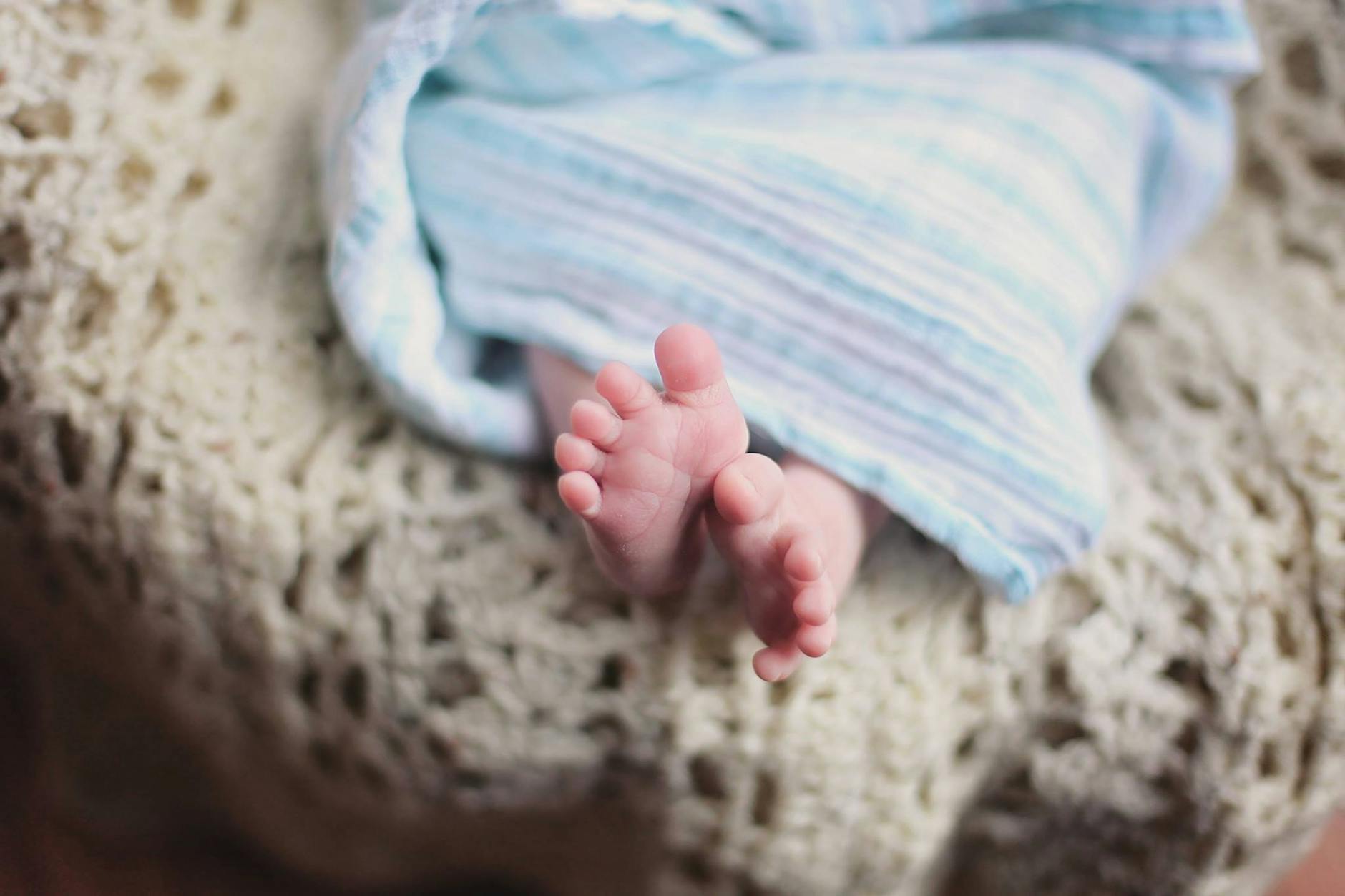 Meningokokken Baby Illustration zu Meningokokken Baby