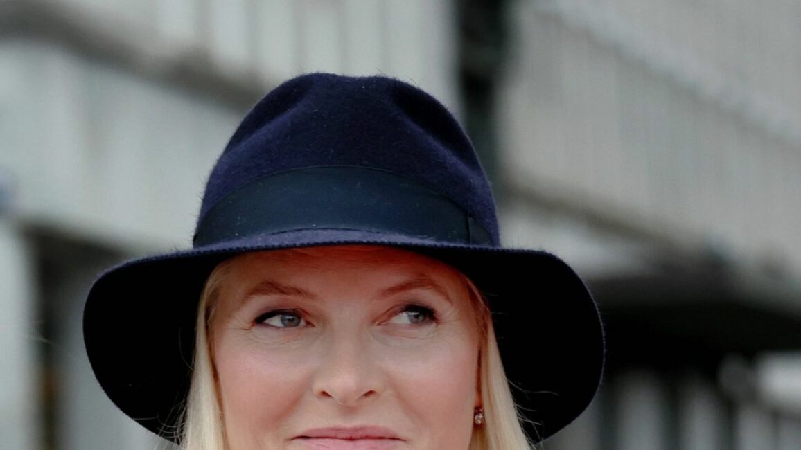 Norbert Rier Epstein-Enthüllungen: Mette-Marit verschiebt ihre Reise