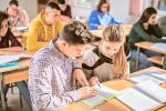 Latein Kürzungen Schüler mit nicht-deutscher Erstsprache: Unterschiede zwischen Schulen weiter zugenommen
