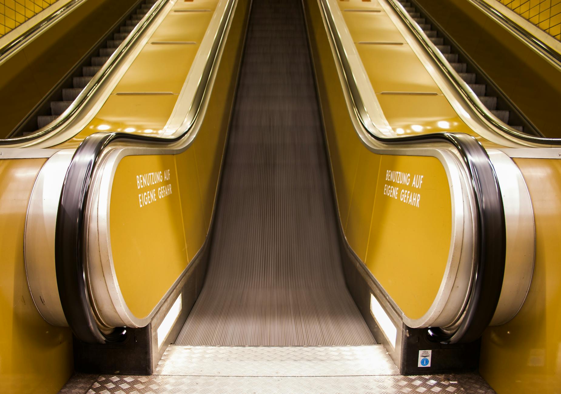 Illustration zu Rolltreppen Bahnhof Defekt