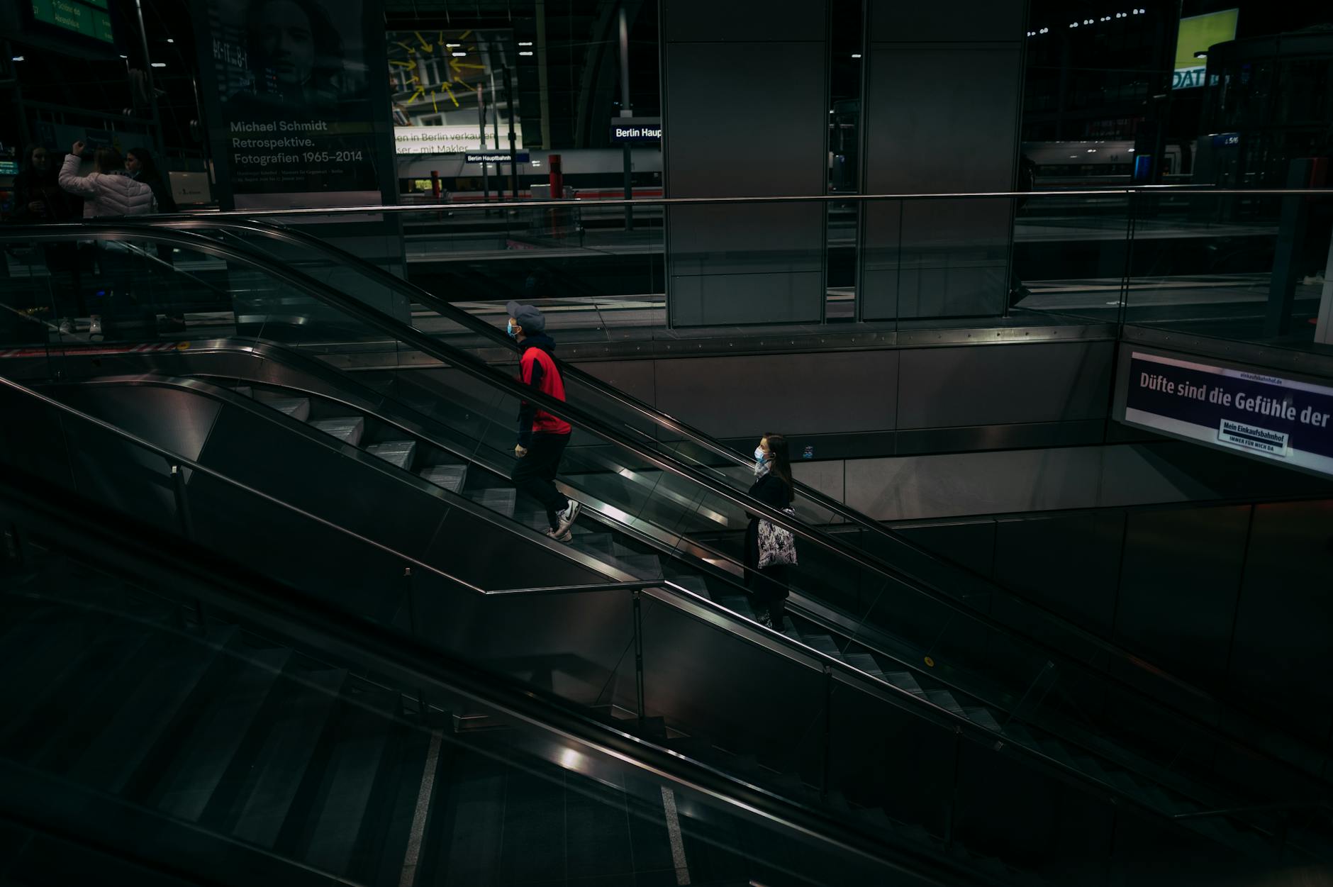 Detailansicht: Rolltreppen Bahnhof Defekt