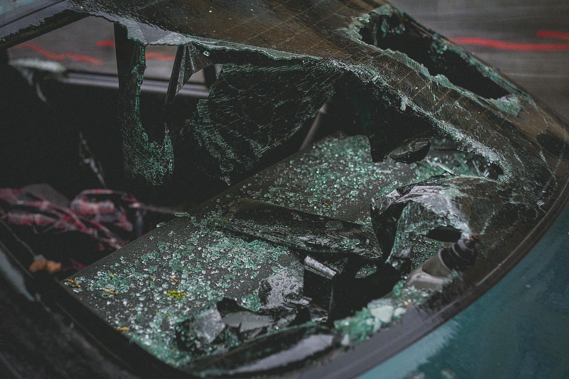 Detailansicht: Accident De La Route
