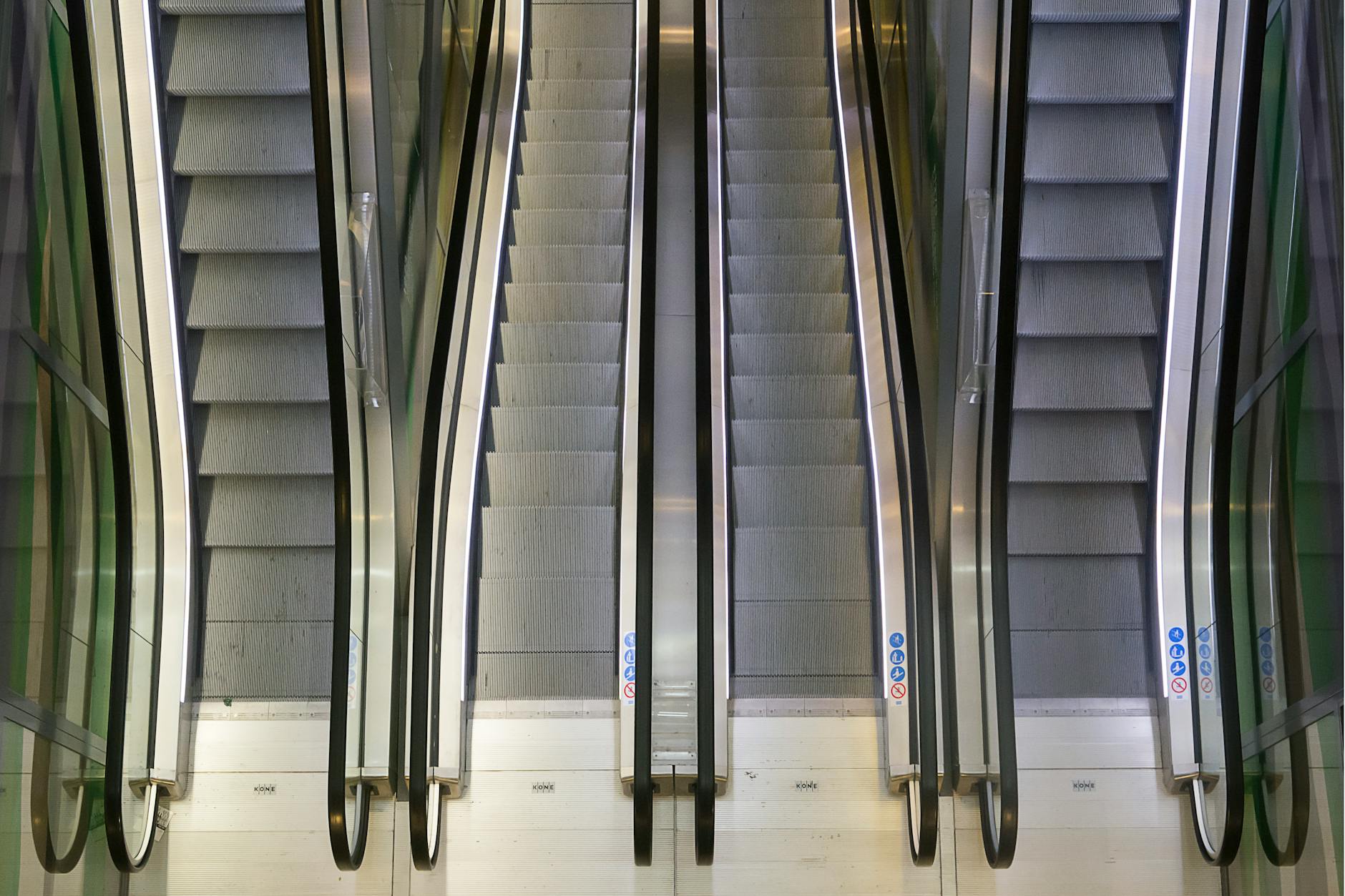 Aufzüge Fahrtreppen Illustration zu Aufzüge Fahrtreppen