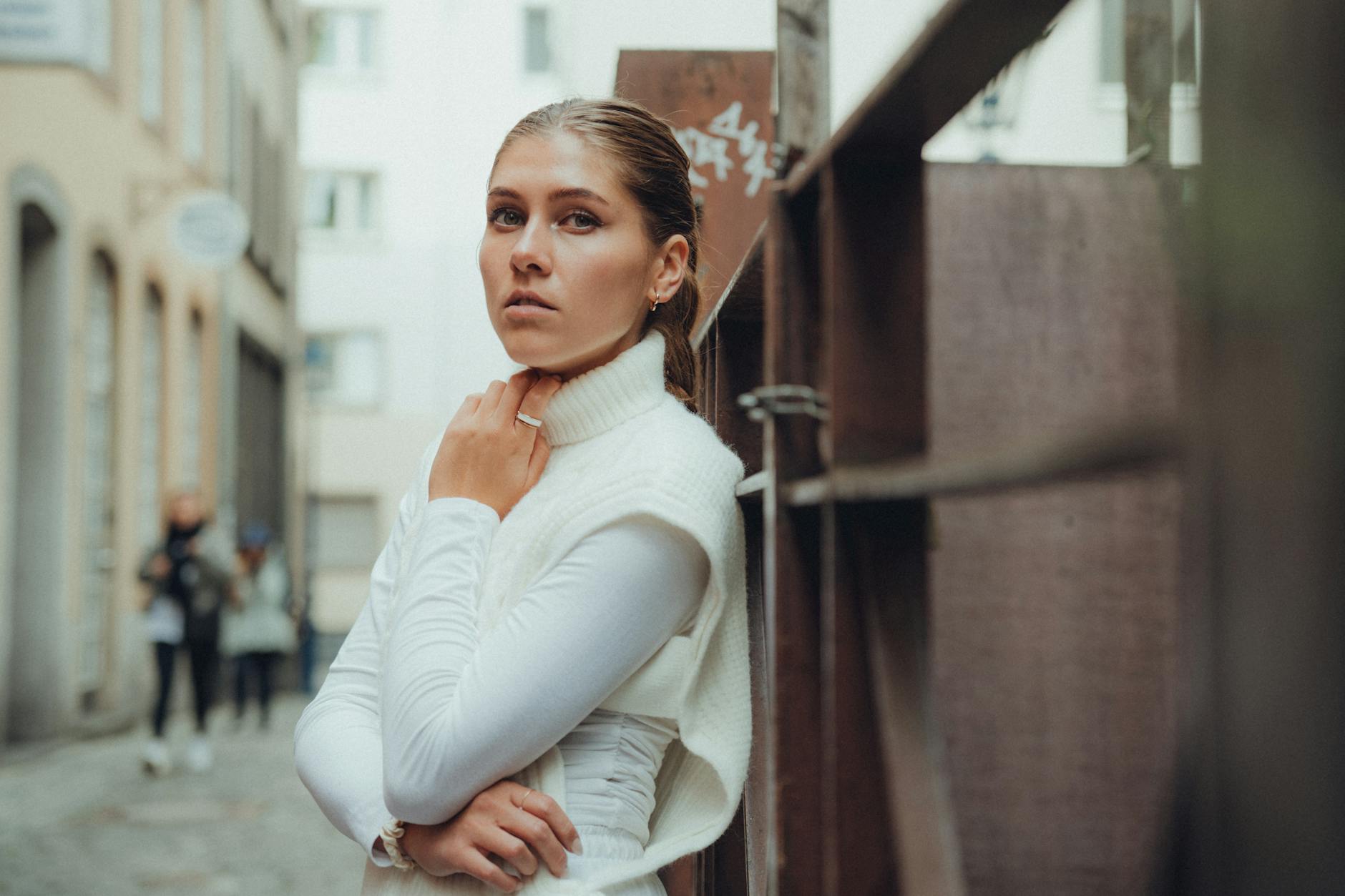 Detailansicht: Camille Rast