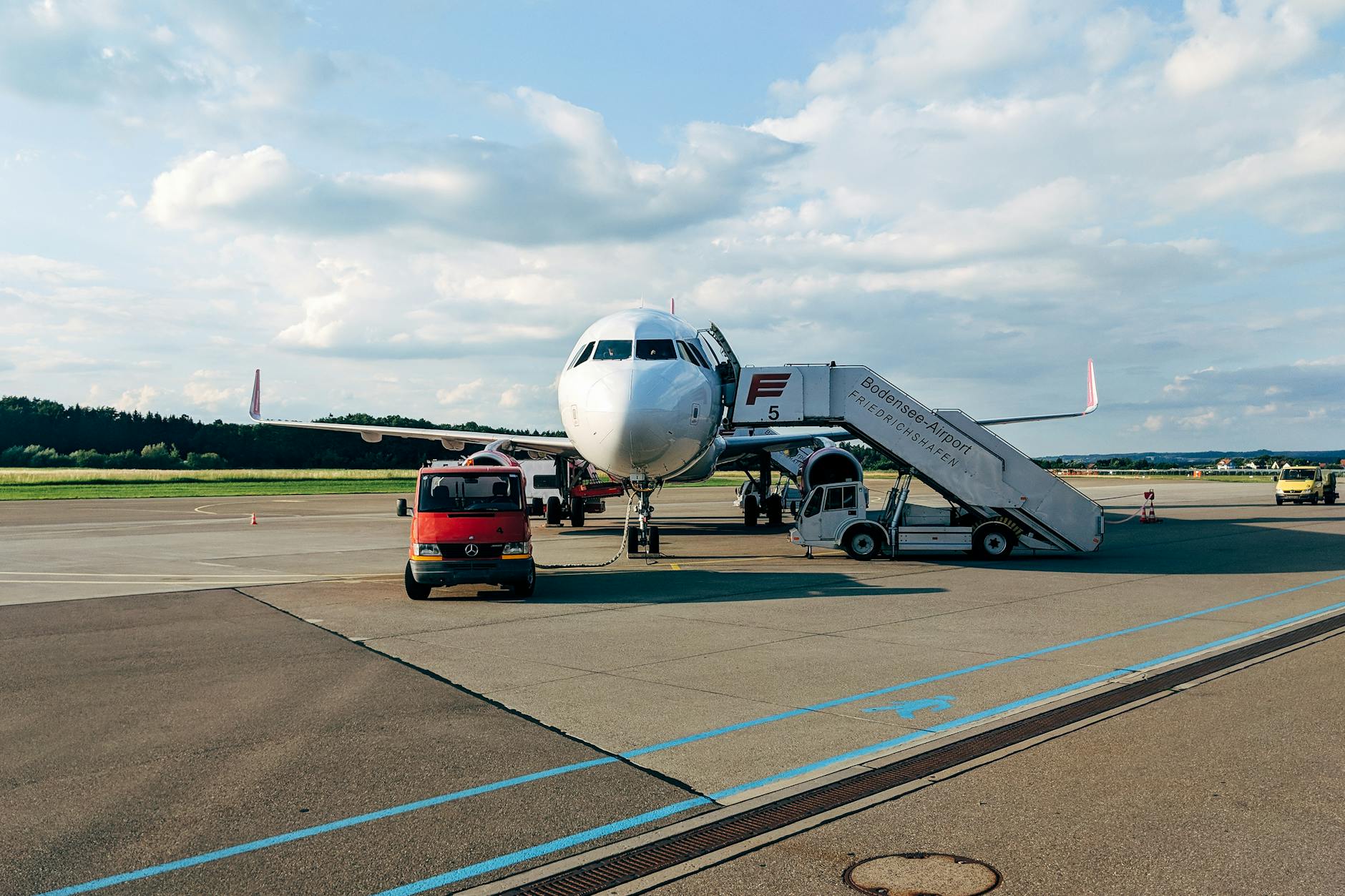 Flughafen Stuttgart Symbolbild zum Thema Flughafen Stuttgart