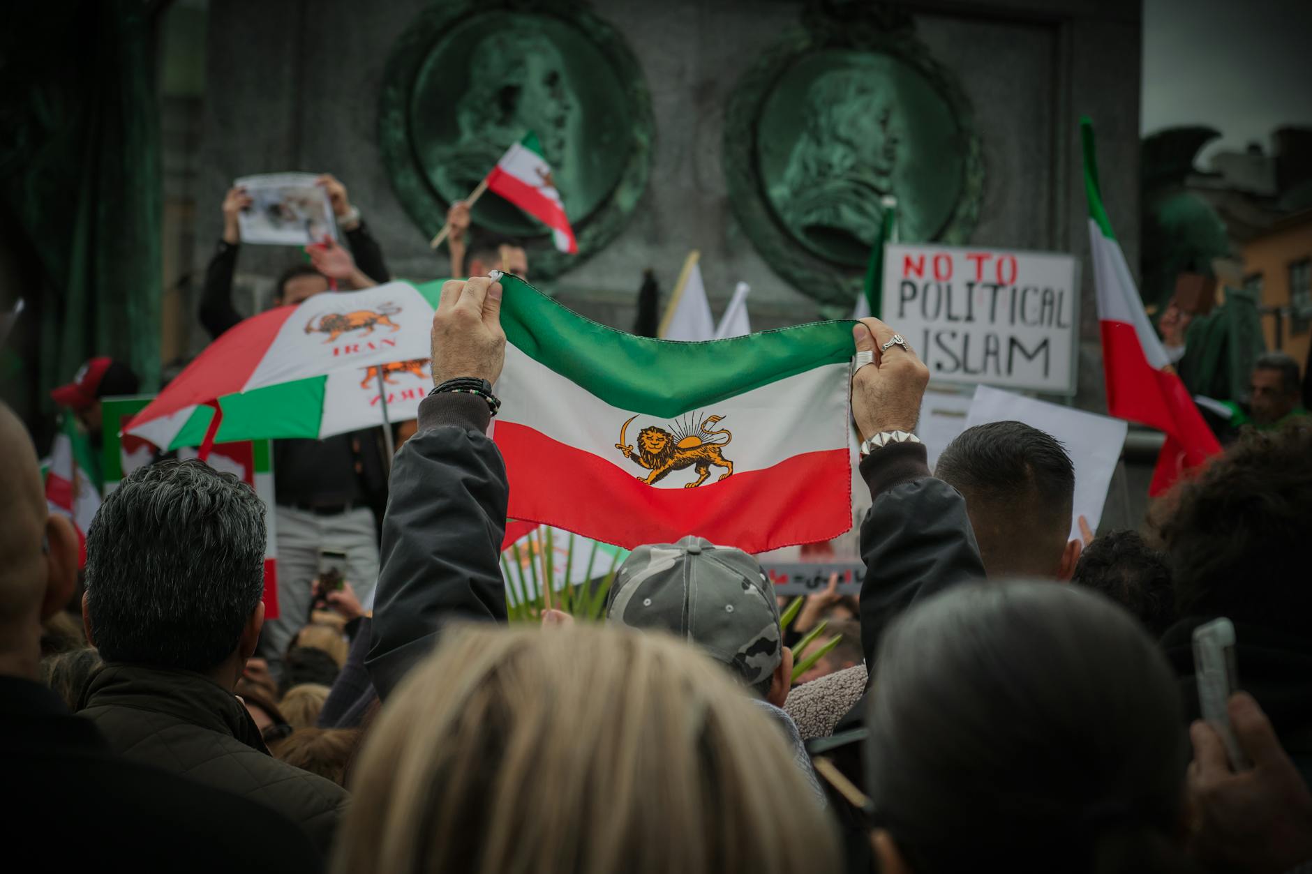 Iran Krieg Aktuell Symbolbild zum Thema Iran Krieg Aktuell