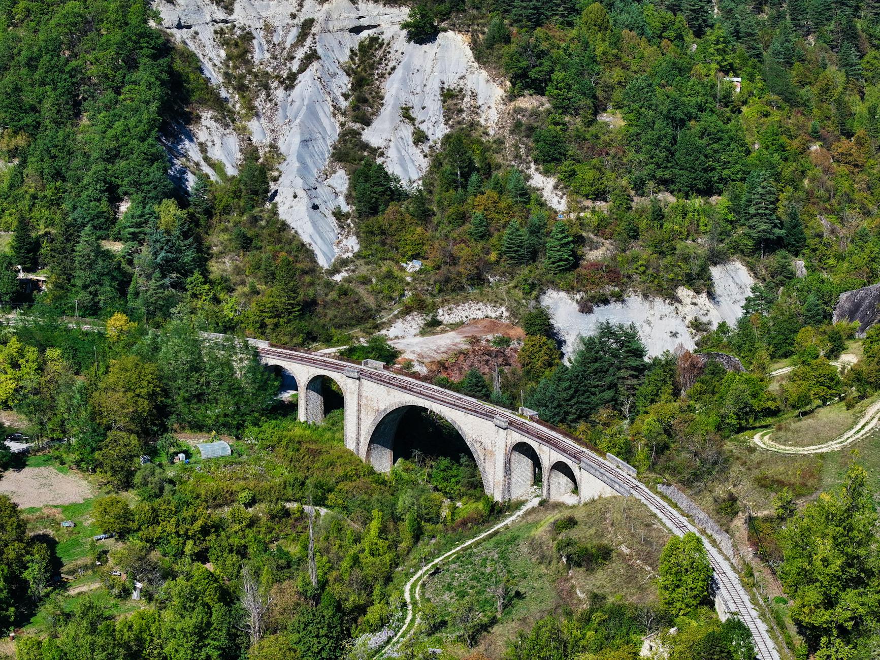 Italien Brücke Eingestürzt Symbolbild zum Thema Italien Brücke Eingestürzt