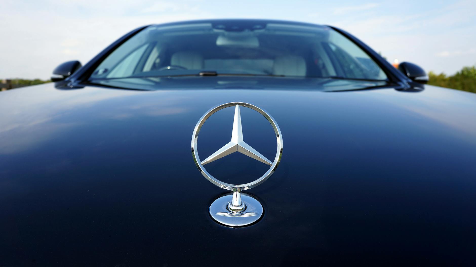Illustration zu Mercedes Eq