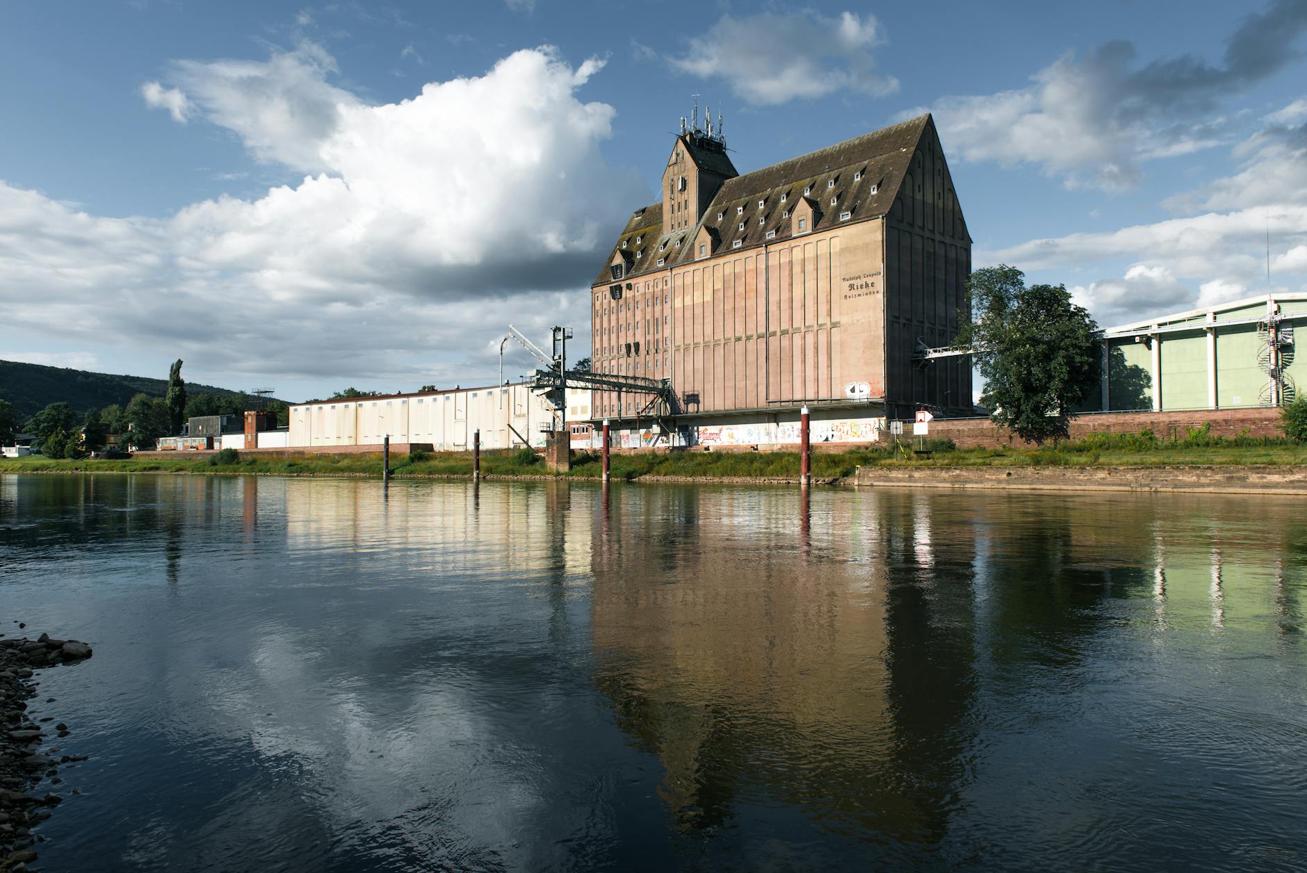 öttinger Brauerei Ausland Symbolbild zum Thema öttinger Brauerei Ausland