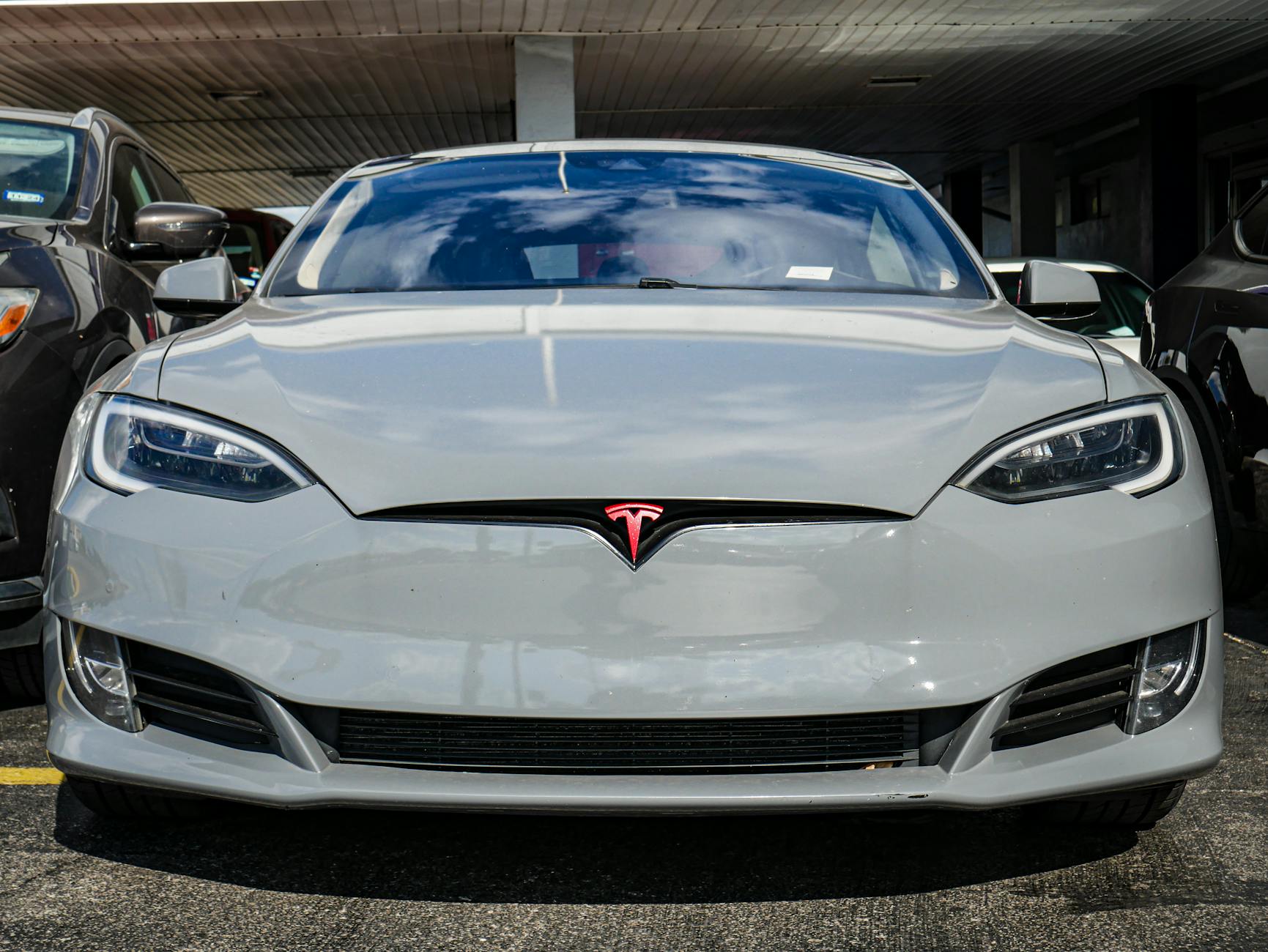 Detailansicht: Tesla FSD Niederlande