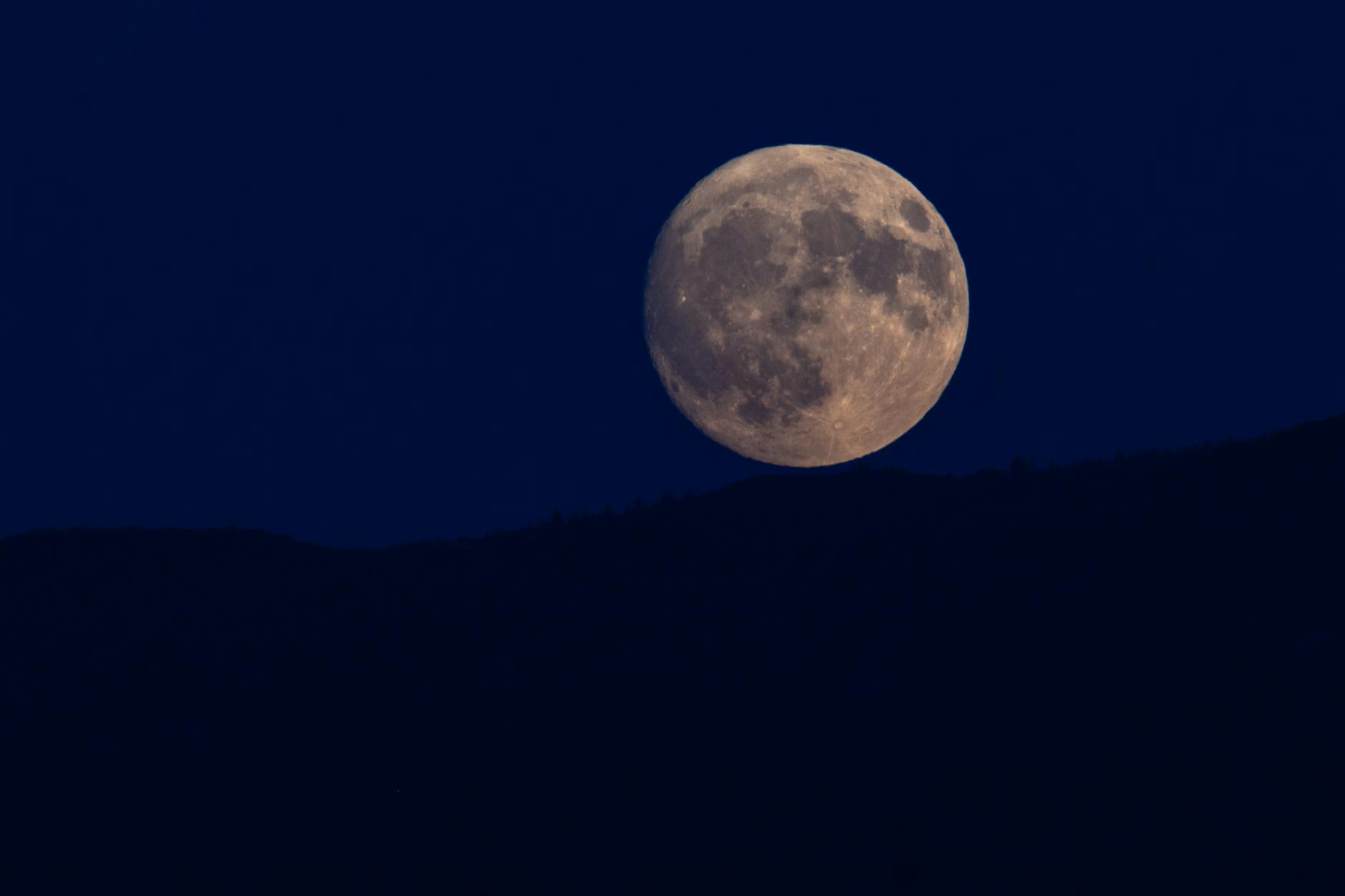 Vollmond April 2026 Pink Moon Symbolbild zum Thema Vollmond April 2026 Pink Moon