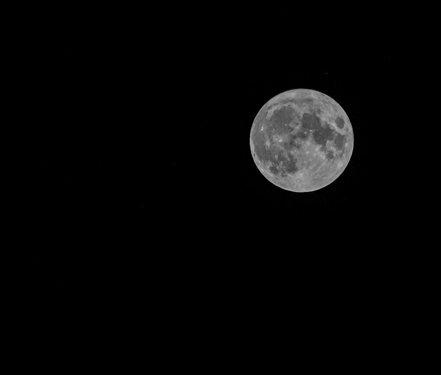 Detailansicht: Vollmond April 2026 Pink Moon