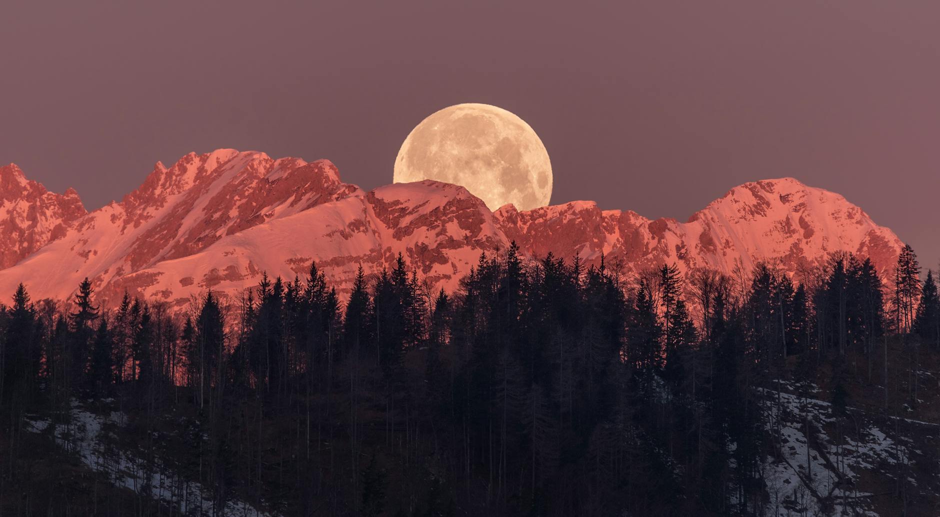Symbolbild zum Thema Vollmond April