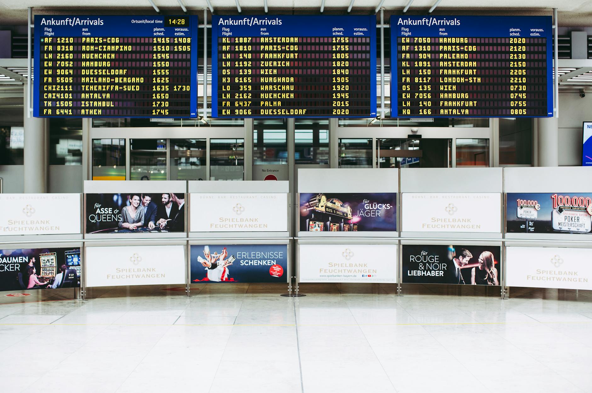 Flughafen Symbolbild zum Thema Flughafen