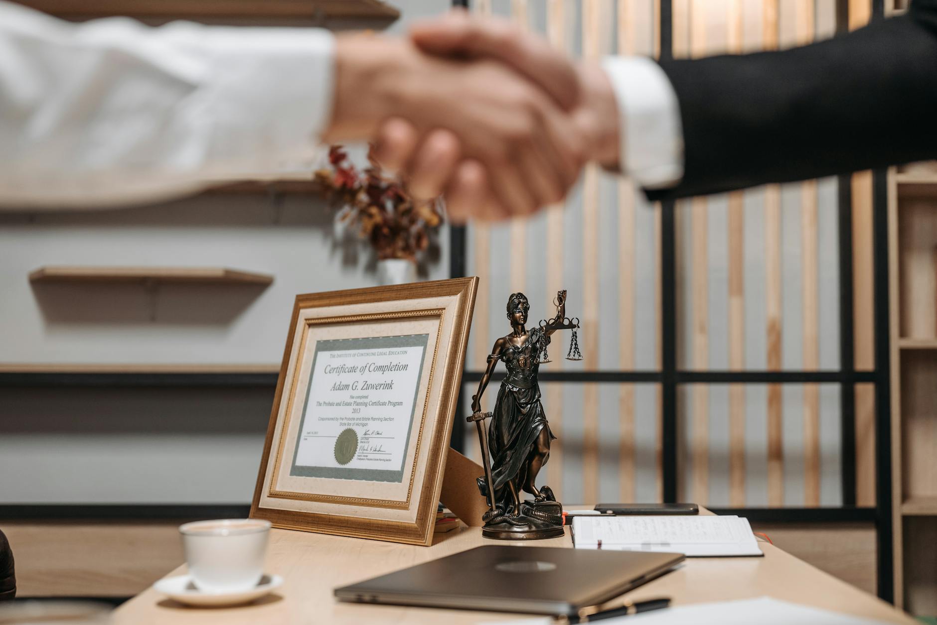 Justice Detailansicht: Justice
