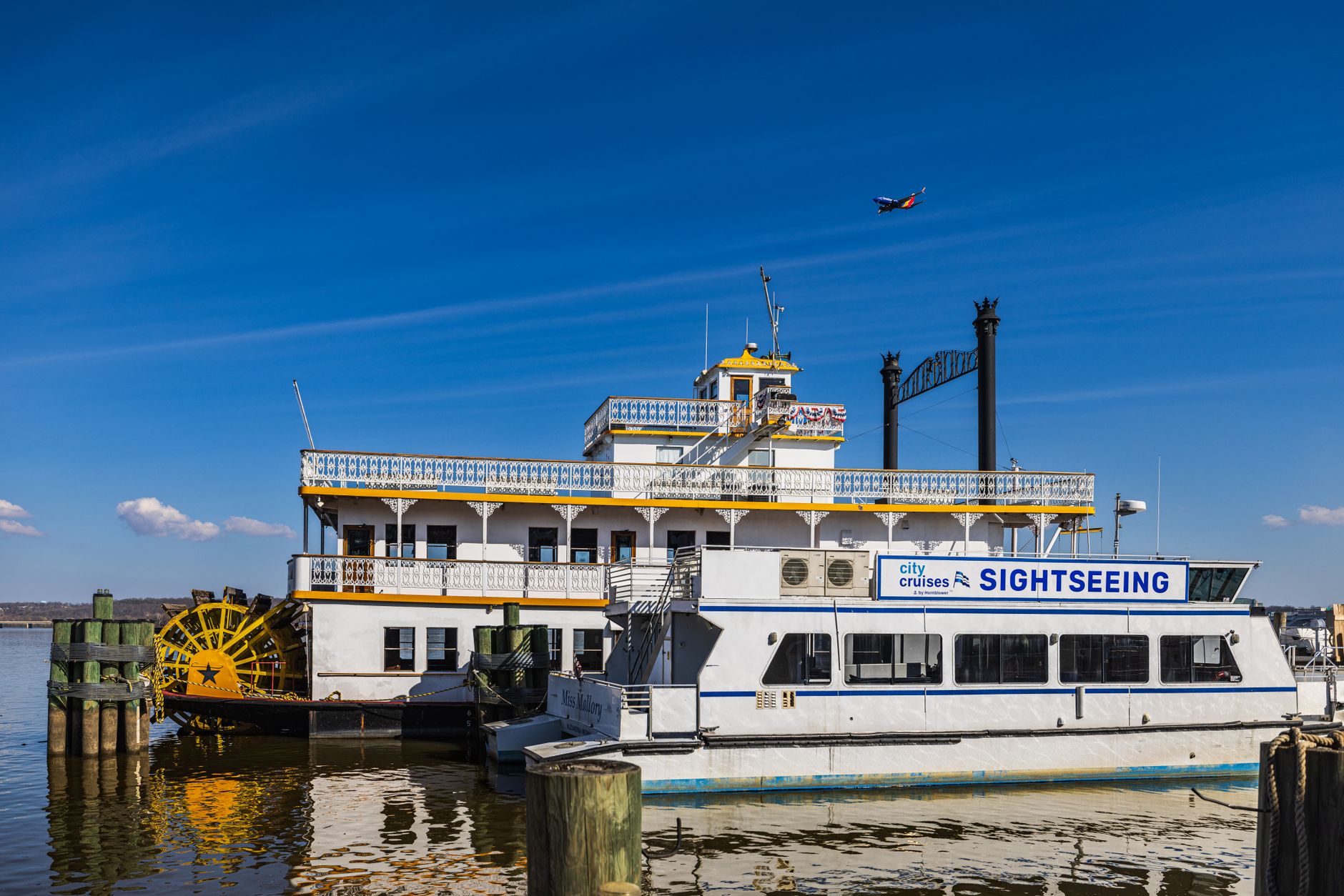 Illustration zu Riverboat Heute