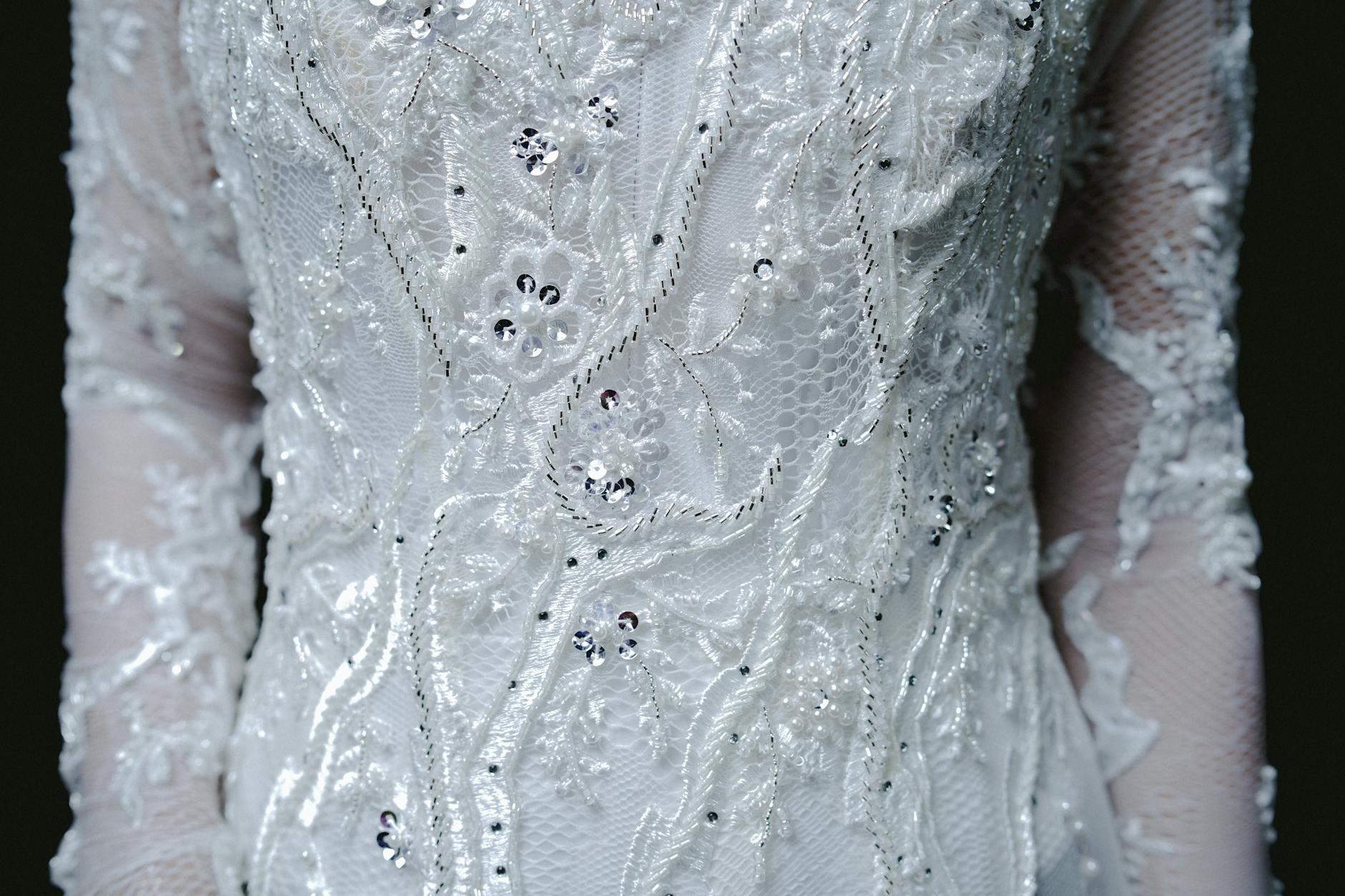 Victoria Swarovski Kleid Esc Illustration zu Victoria Swarovski Kleid Esc