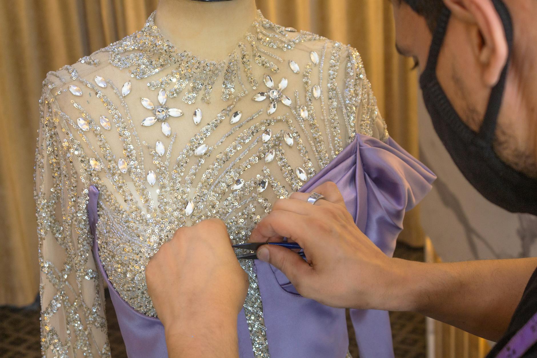 Victoria Swarovski Kleid Esc Detailansicht: Victoria Swarovski Kleid Esc