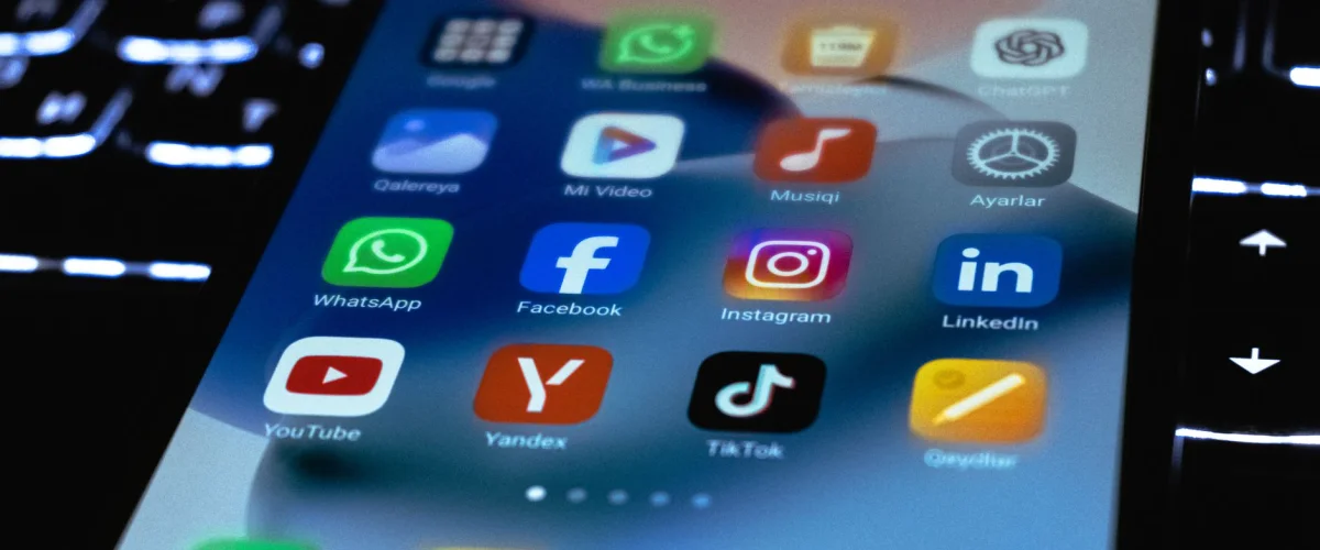 LinkedIn Kosten 2026: Übersicht der Premium-Tarife und ihre Vorteile für Karriere und Unternehmen.