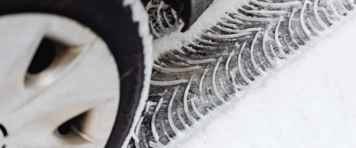Winterreifen Fehler bei der Montage und Lagerung vermeiden für maximale Sicherheit im Straßenverkehr