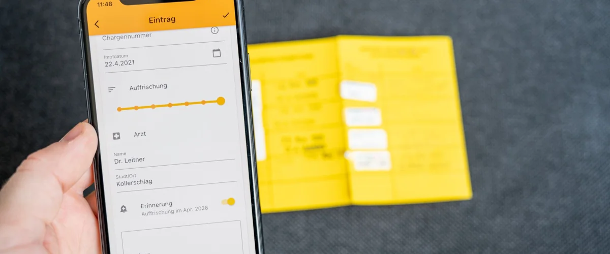 Eilmeldung Grundlagen werden auf einem Smartphone-Bildschirm angezeigt, um die schnelle Verbreitung digitaler Nachrichten zu symbolisieren.